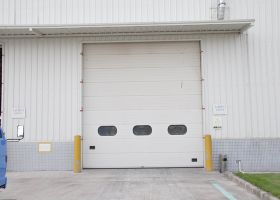 工業(yè)提升門多少錢？14年源頭廠家直銷-【廣州奇翔】